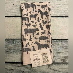 NWT southern fried farm animals kitchen towel. Printed in Nashville, TN